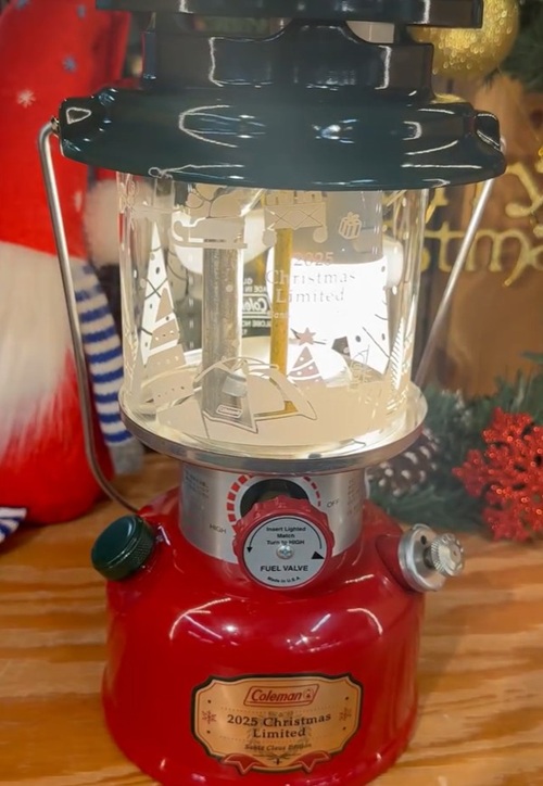 コールマン　クリスマスリミテッドハイブリッドランタン　2025